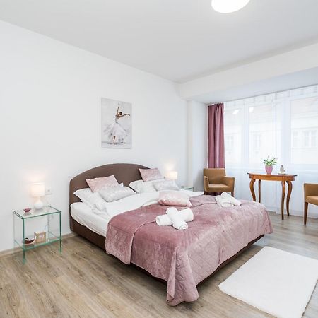 Perla Hradce 302 Apartment Hradec Králové Екстериор снимка
