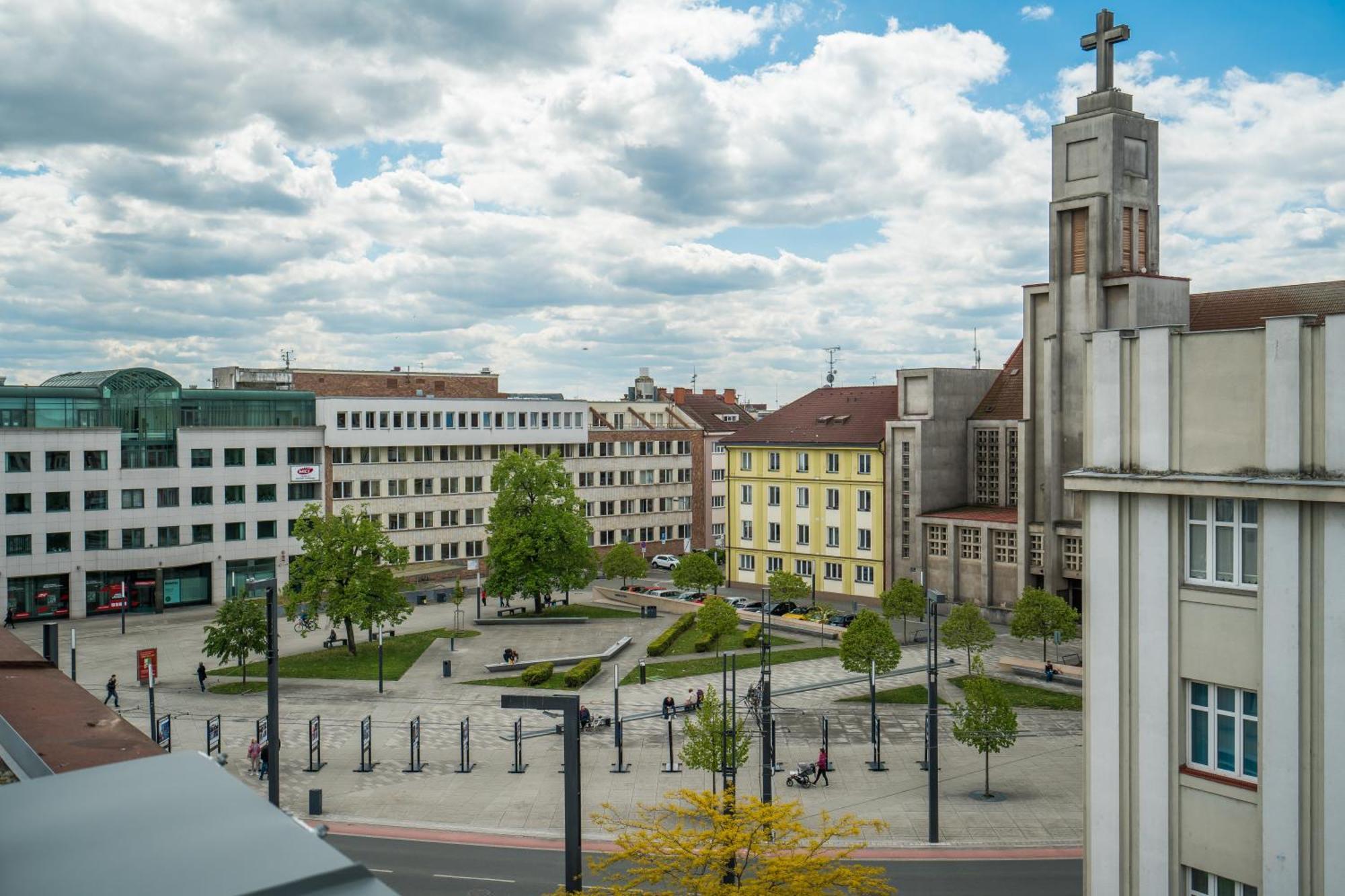 Perla Hradce 302 Apartment Hradec Králové Екстериор снимка